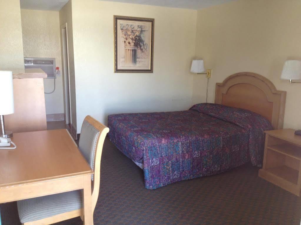 Travelodge By Wyndham Clovis Extérieur photo